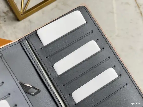 VUITTON LOUIS BRAZZA WALLET 0426